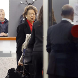 La senadora y exalcaldesa de Valencia por el PP, Rita Barberá, a su llegada esta mañana a la sede del Tribunal Supremo para declarar voluntariamente como investigada o imputada por un delito de blanqueo de dinero relacionado con el caso Ime