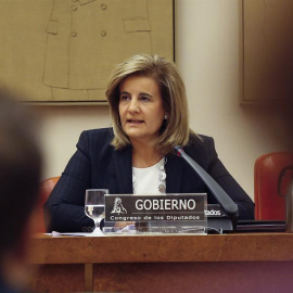 a ministra de Empleo y Seguridad Social, Fátima Báñez, durante su comparecencia hoy en la Comisión del Pacto de Toledo.-EFE