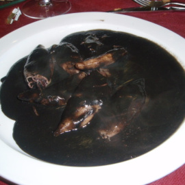 Calamares en su tinta. 