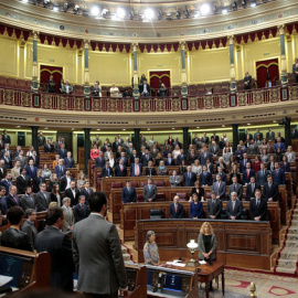 Los diputados del Congreso durante el minuto de silencia por Rita Barberá / REUTERS