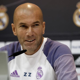 El entrenador del Real Madrid, Zinedine Zidane, durante la rueda de prensa que ha ofrecido. /EFE