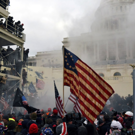 La turba de seguidores de Donald Trump, delante del edificio del Capitolio, en Washington.  REUTERS/Stephanie Keith