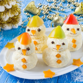 Muñecos de nieve hechos con queso.