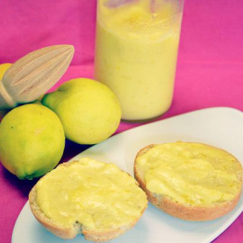 Lemon curd o cuajada de limón.