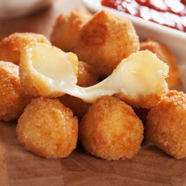 Bolitas o bocaditos de mozzarella.