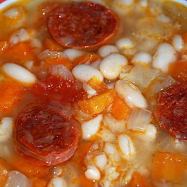 Alubias con chorizo. 
