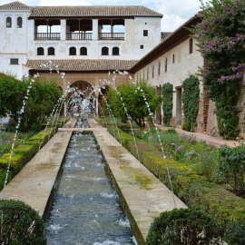 Patio árabe en la Alhambra. 