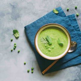 Crema fría de guisantes a la menta.