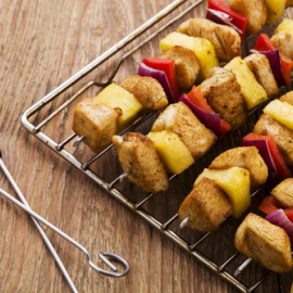Brochetas hawaianas. 