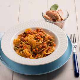 Tagliatelle con ragú de atún.