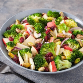 Ensalada de brócoli y manzana