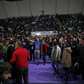 Pablo Iglesias y Teresa Rodriguez, en el mitin de cierre de campaña de Podemos para las elecciones andaluzas del 22-M. REUTERS/Jon Nazca