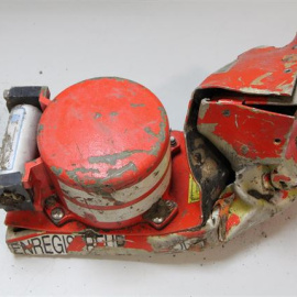 Imagen de la primera de las cajas negras del avión de Germanwings siniestrado, suministrada por el Gobierno francés.
