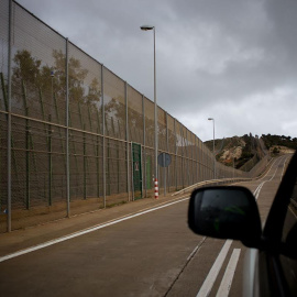 Para que las autoridades no trasgredan la legalidad, el ministro del Interior, Jorge Fernández Díaz, ha rebautizado las devoluciones en caliente con el nombre da "rechazo en frontera". - JAIRO VARGAS