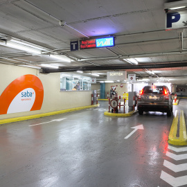 Interior de uno de los aparcamientos de Saba en Barcelona.