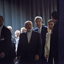 Zarif, Kerry y Mogherini, tras alcanzar el acuerdo. REUTERS/Brendan Smialowski