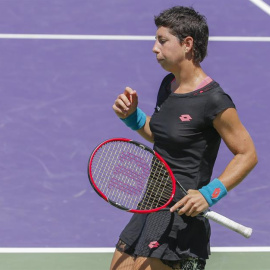 Carla Suárez, durante un momento del partido ante Serena Williams. EFE/EPA/ERIK S. LESSER