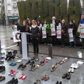 Evento en Vitoria-Gasteiz, para conseguir los 6000 zapatos, promovido por la artista Irantzu Lekue./ Vía Twitter @Ira_Lekue
