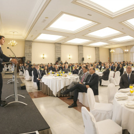 El presidente de Ciudadanos, Albert Rivera, durante su intervención en un desayuno informativo organizado en Las Palmas de Gran Canaria . EFE/Ángel Medina G.