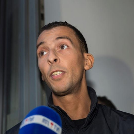 El hermano del presunto terrorista Salah Abdeslam, Mohammed Abdeslam, ha sido puesto en libertad sin cargos en Bruselas. EFE/Olivier Hoslet