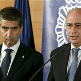 Jorge Fernandez Diaz, El ministro de Interior, junto al Director General de la Policia, Ignacio Cosidó. EFE