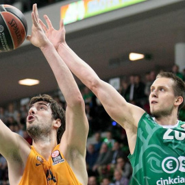 Tomic, en un momento del partido. EFE/Lech Muszynski