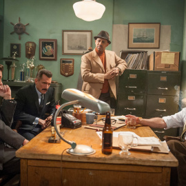 Los protagonistas de 'Public Morals'.