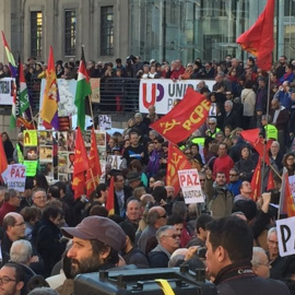 Concentración en la plaza del museo reina Sofía de Madrid