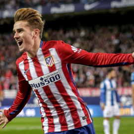 El delantero francés del Atlético de Madrid, Antoine Griezmann, celebra el gol que ha marcado frente al Espanyol. /EFE