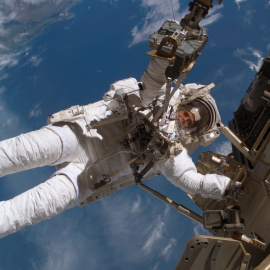 Químicos españoles ensayan en la NASA obtener agua de la orina de astronautas