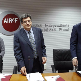 Presentación en la sede de la Autoridad Fiscal del informe sobre los presupuestos para 2016 de las comunidades autónomas. EFE/Chema Moya