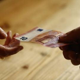 El 16% de los españoles no ha podido pagar a tiempo al menos una factura en los últimos doce meses.- EUROPA PRESS