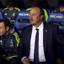 Benítez anoche en el banquillo del estadio Ramón de Carranza. /EFE