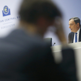 El presidente del BCE,  Mario Draghi, durante la rueda de prensa en la que ha anunciado las nuevas medidas monetarias. REUTERS/Ralph Orlowski