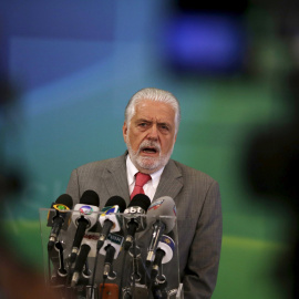 El jefe de Gabinete y ministro de la Presidencia de Brasil, Jaques Wagner, en una rueda de prensa en la sede del Gobierno, el Palacio Planalto, de  Brasilia. REUTERS/Ueslei Marcelino