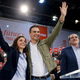 El candidato del PSOE a la Presidencia del Gobierno, Pedro Sánchez, en el acto político que los socialistas celebran esta noche en el pabellón Juan de la Cierva de Getafe. / EFE