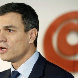 Pedro Sánchez, candidato del PSOE al 20-D, en la charla organizada por el Periódico de Catalunya. EFE/Andreu Dalmau