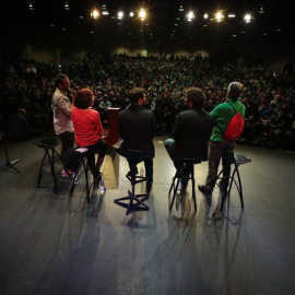 Alberto Garzón durante el acto de campaña en Gamonal, Burgos.- IU