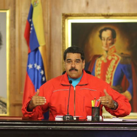 El presidente de Venezuela, Nicolas Maduro, este lunes, dando el discurso sobre sus malos resultados electorales./ EFE