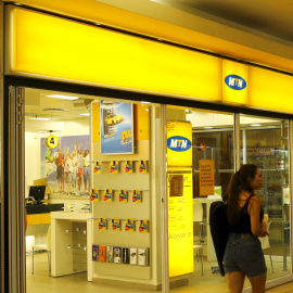 Una tienda de la operadora sudafricana MTN en el centro de Ciudad del Cabo. REUTERS/Mike Hutchings