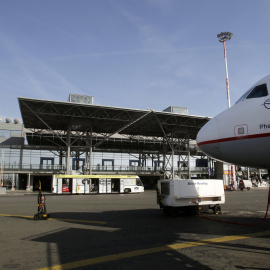 El aeropuerto de la ciudad griega de Salónica, incluido en el acuerdo de concesión al consorcio liderado por el grupo alemán Fraport. REUTERS/Alexandros Avramidis