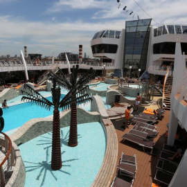 Vista de hoy del interior del transatlántico MSC Splendida, el crucero más grande que ha ingresado al puerto de Buenos Aires (Argentina). La embarcación tiene capacidad para más de 4.000 pasajeros y más de 1.000 tripulantes. EFE/David Ferná