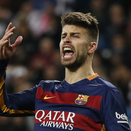 Gerard Piqué durante el Real Madrid-Barcelona de hace un mes. /REUTERS