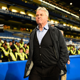 Hiddink, en Stamford Bridge después del partido del Chelsea. Reuters / Dylan Martínez