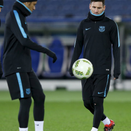 Neymar y Messi, durante el entrenamiento del Barça de este sábado. REUTERS/Toru Hanai