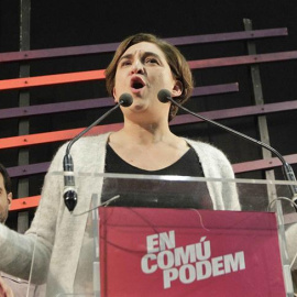 Ada Colau valora los resultados en la estación del Norte, en Barcelona. EFE/Marta Pérez