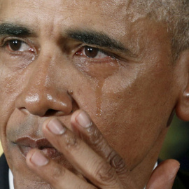 Obama se emociona durante su comparecencia. REUTERS/Kevin Lamarque