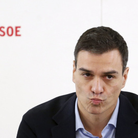 El secretario general del PSOE, Pedro Sánchez, al comienzo de la reunión de la Ejecutiva del partido. REUTERS/Juan Medina