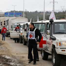 El convoy conjunto de la CICR, la Media Luna Roja y el Programa Mundial de Alimentos de la ONU llegan a Madaya. - AFP
