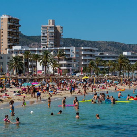 La actividad turística creció un 3,7% en 2015 liderando la creación de empleo, según Exceltur.- EUROPA PRESS